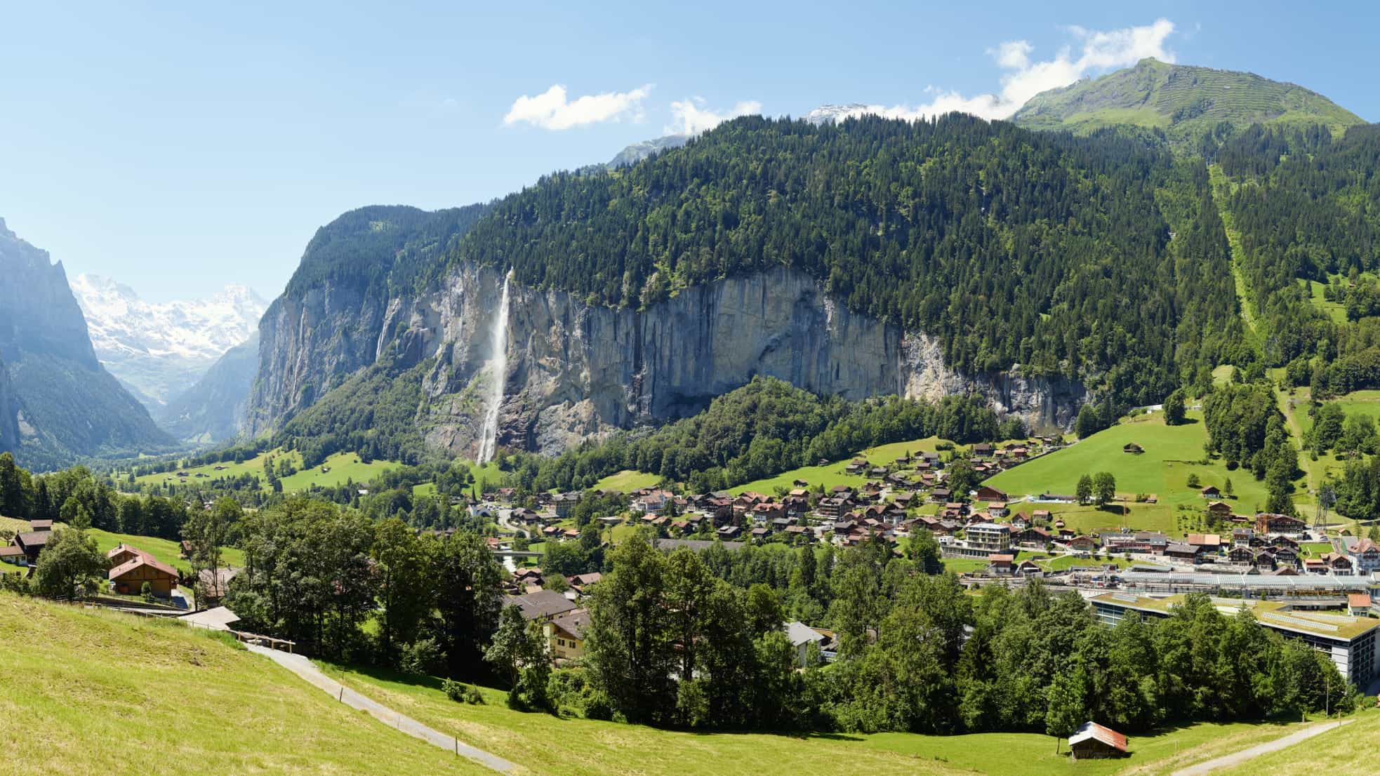 lauterbrunnen valley, lauterbrunnen switzerland