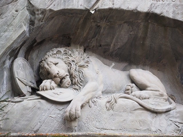 lion of lucerne, lion monument switzerland