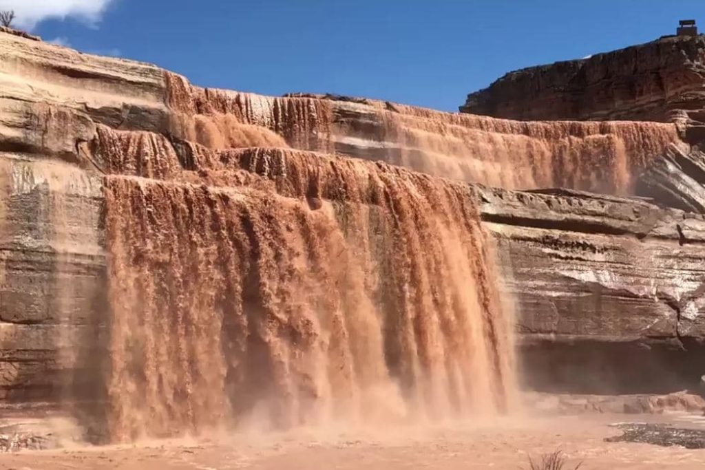 flagstaff waterfall, falls in arizona